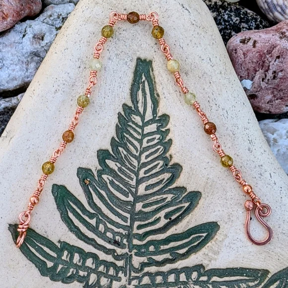 Dainty Copper Bracelet Natural Green Garnet Gems Artisan Crafted Feminine Style - Picture 5 of 15